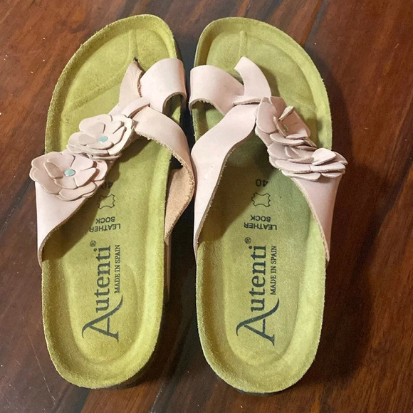 NWOT Autenti leather sandal made in Spain Size 40 - Picture 1 of 8